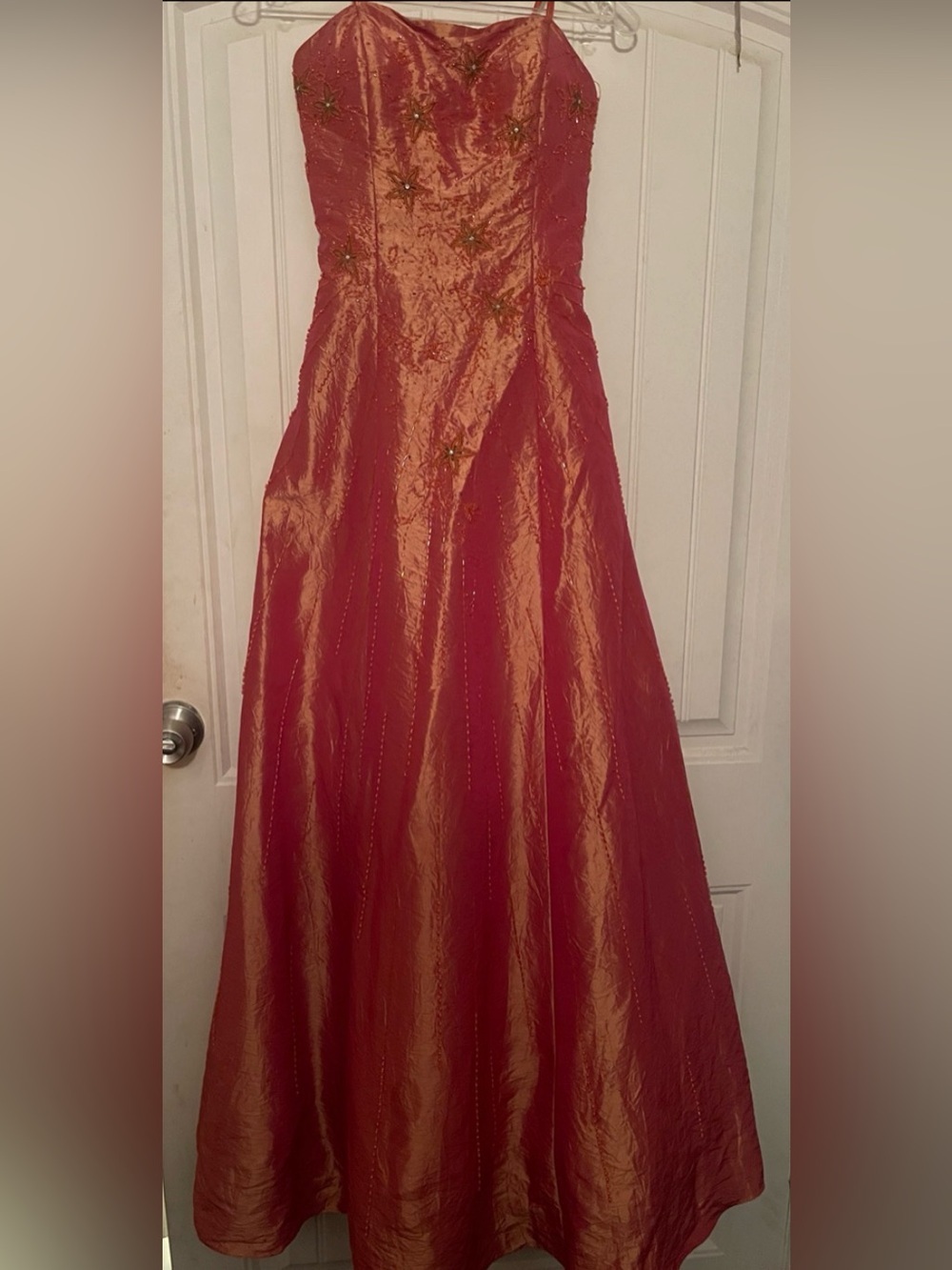 Vintage Elegant Strapless Formal Gown.